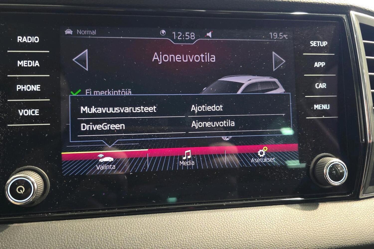 Skoda Karoq vaihtoauto