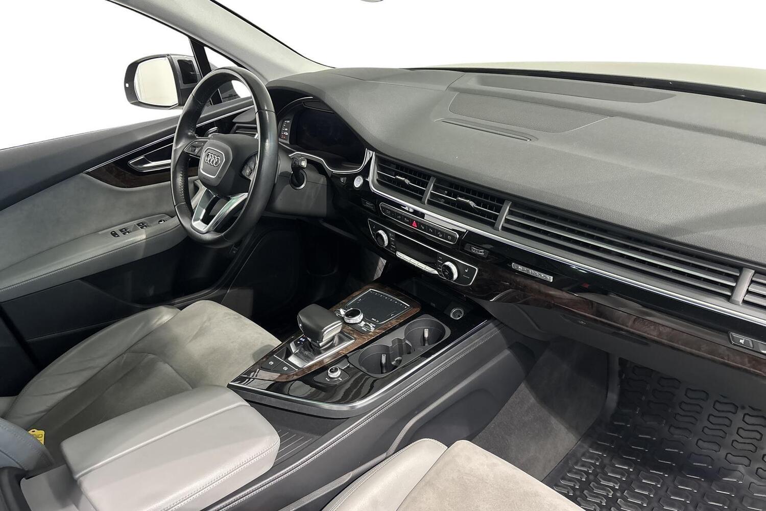 Audi Q7 vaihtoauto