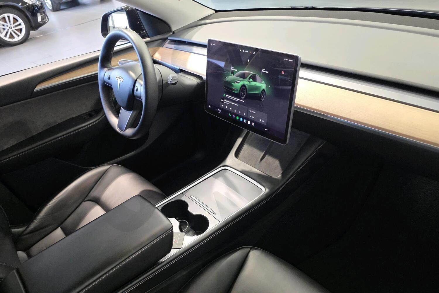 Tesla Model Y vaihtoauto