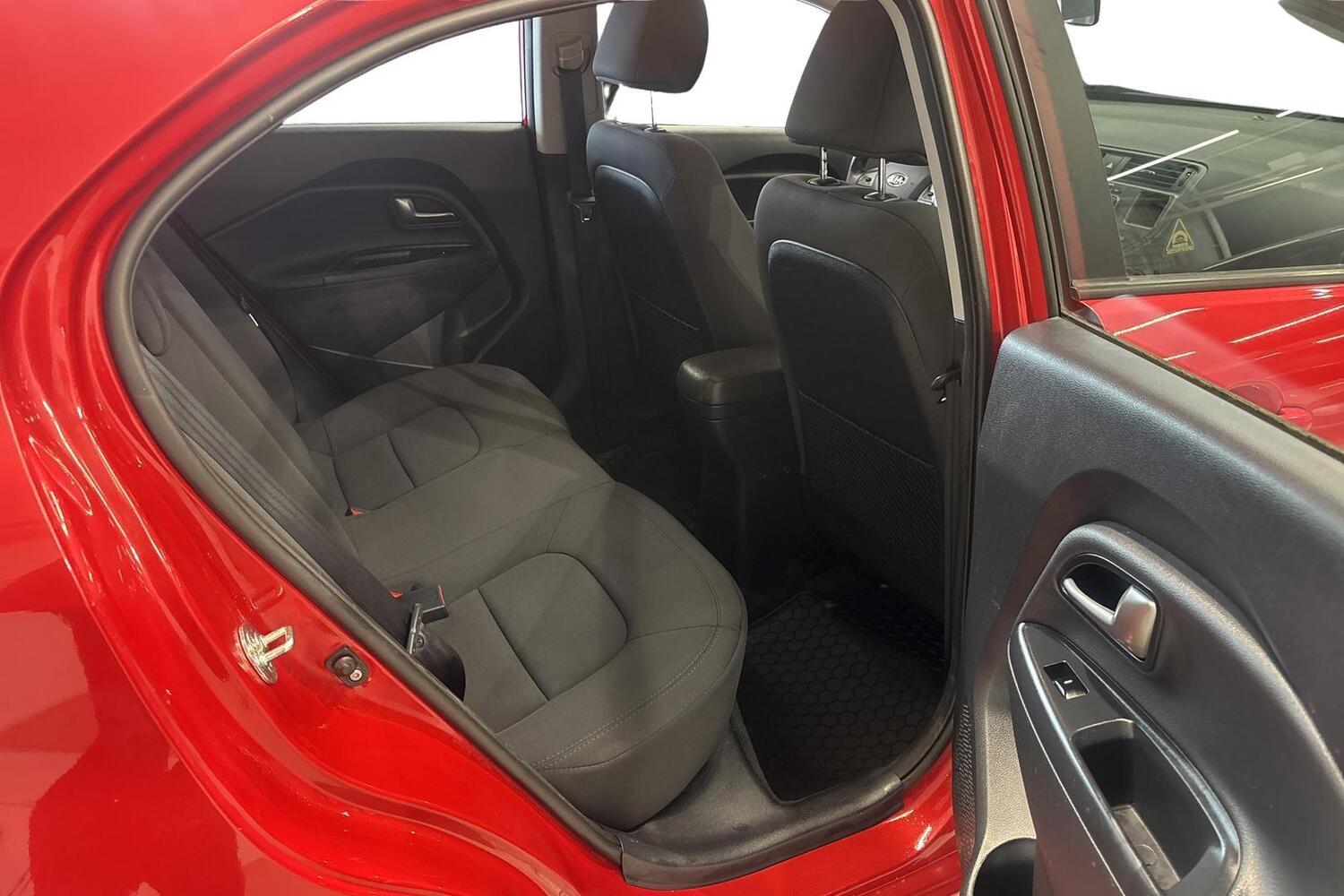 Kia Rio vaihtoauto