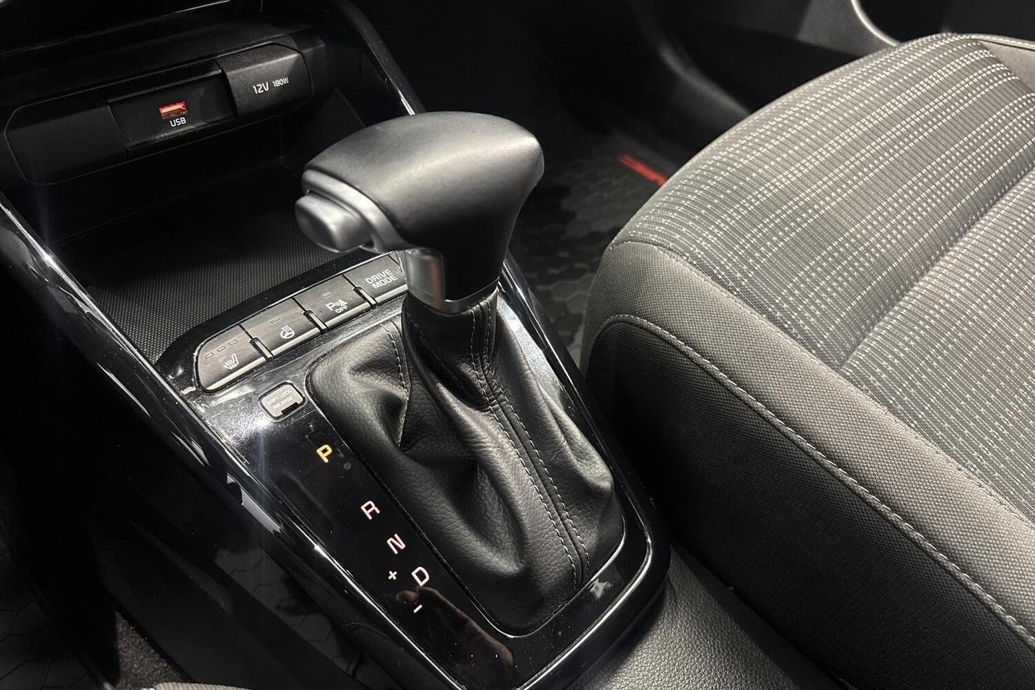 Kia Stonic vaihtoauto