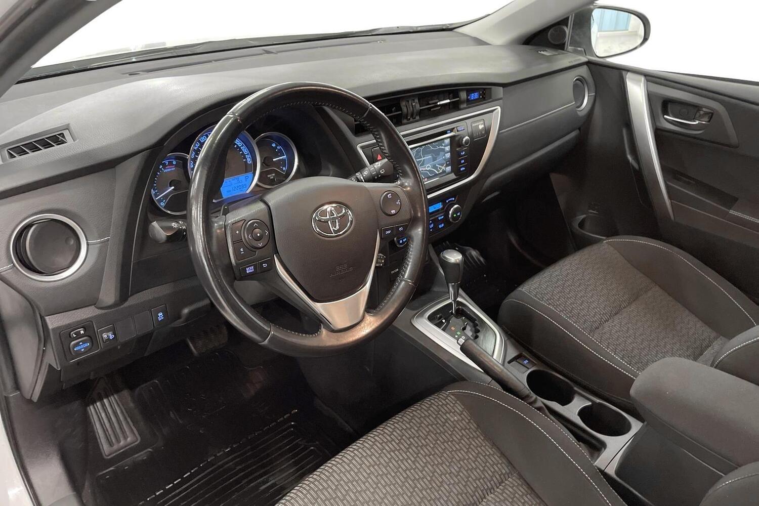 Toyota Auris vaihtoauto