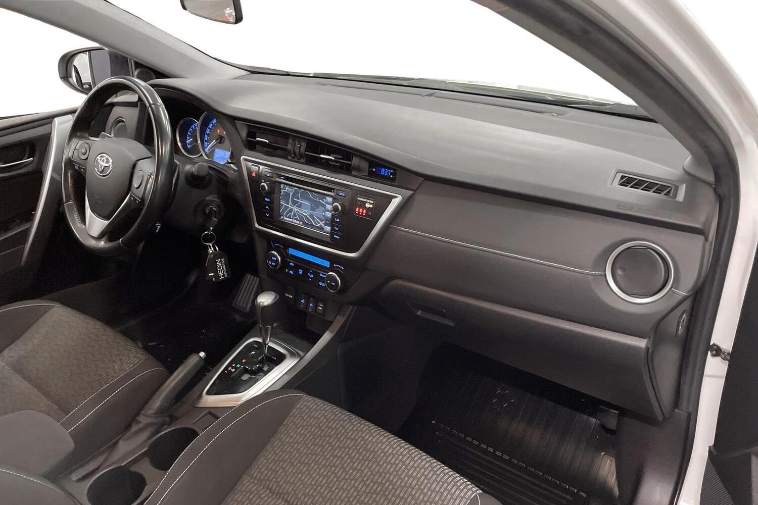 Toyota Auris vaihtoauto