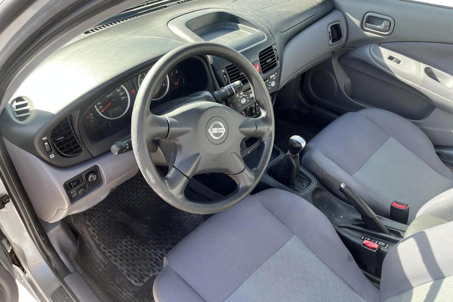 Nissan Almera vaihtoauto