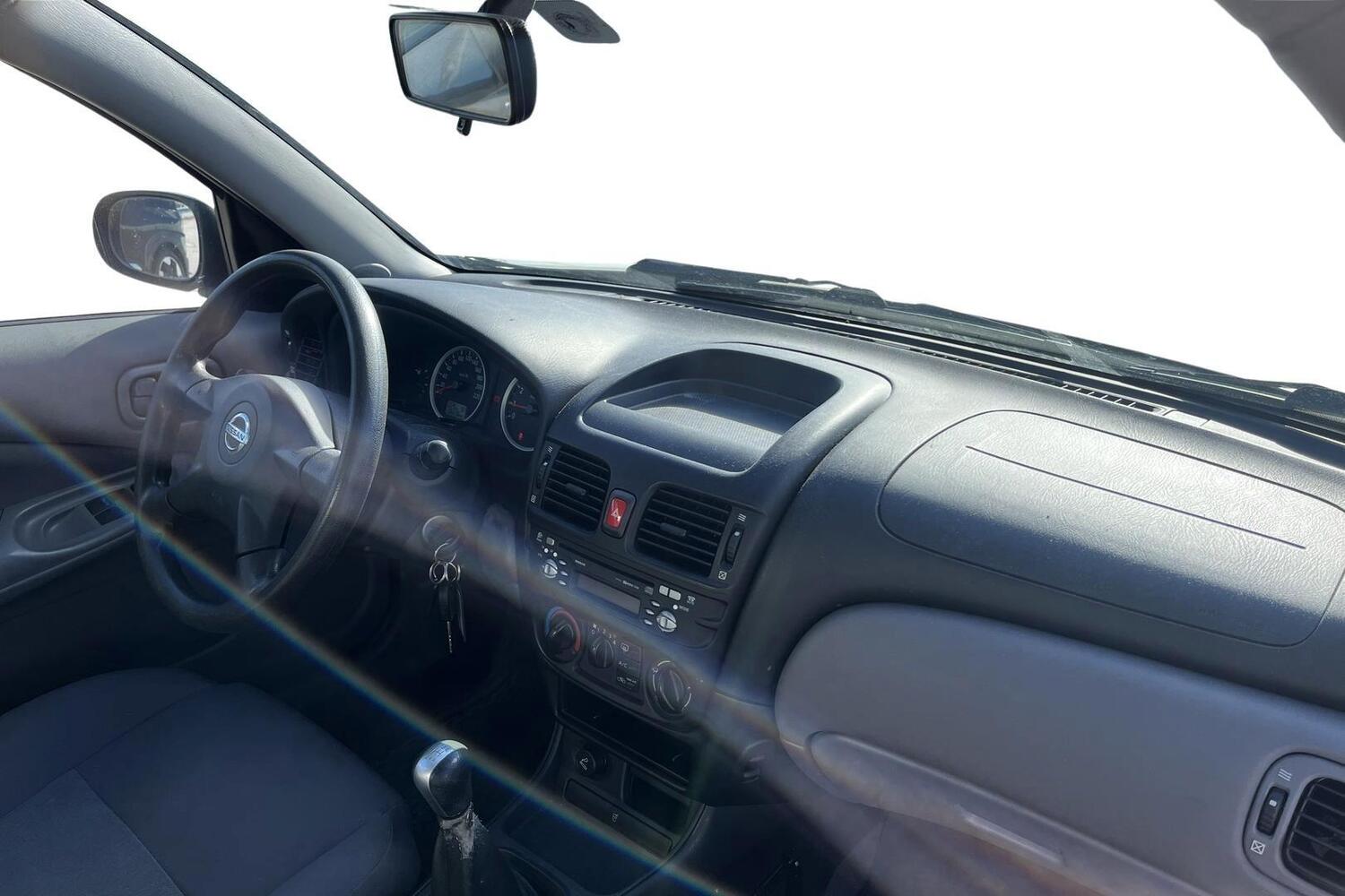 Nissan Almera vaihtoauto