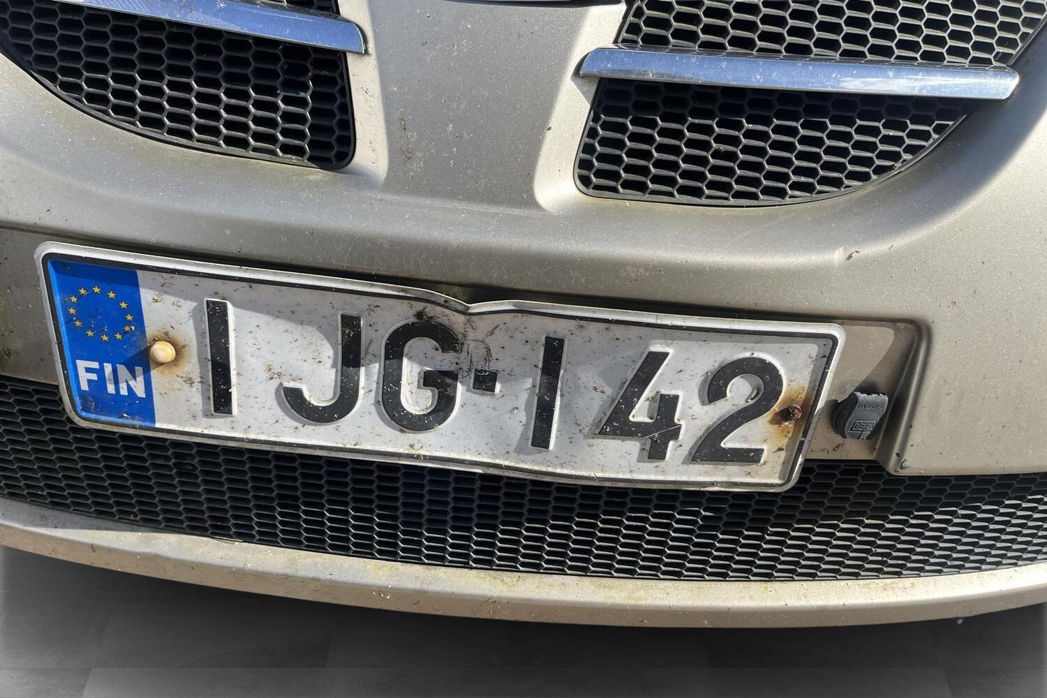 Nissan Almera vaihtoauto