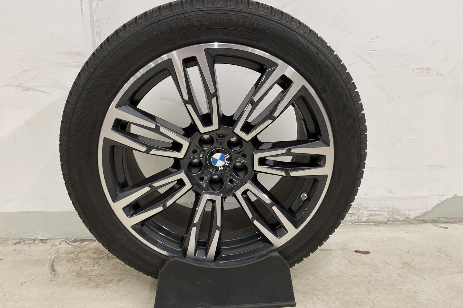 BMW i5 vaihtoauto