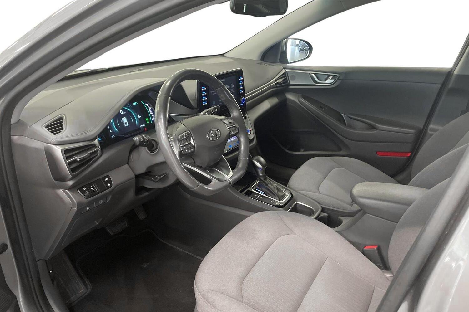 Hyundai IONIQ hybrid vaihtoauto