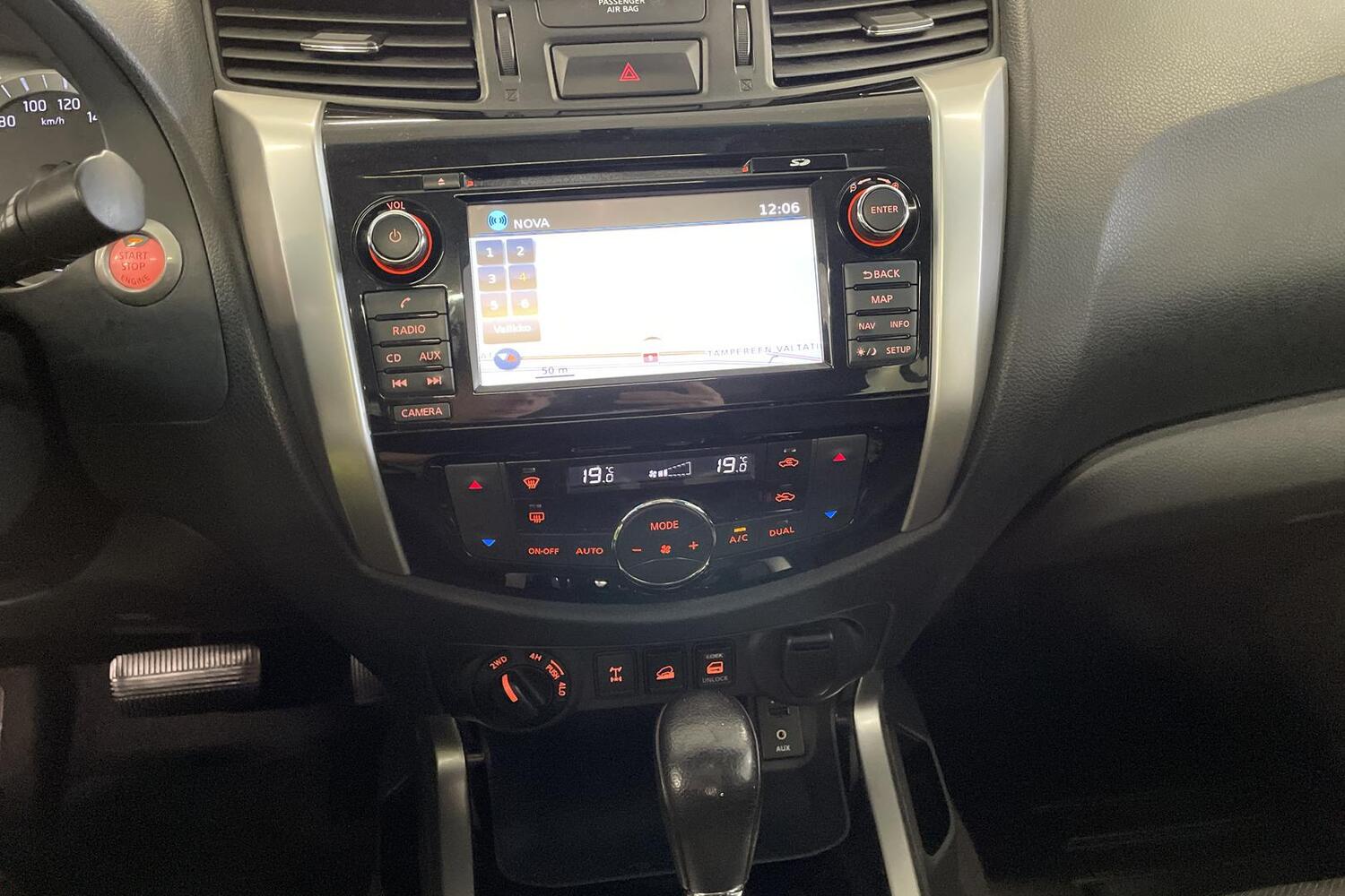 Nissan Navara vaihtoauto