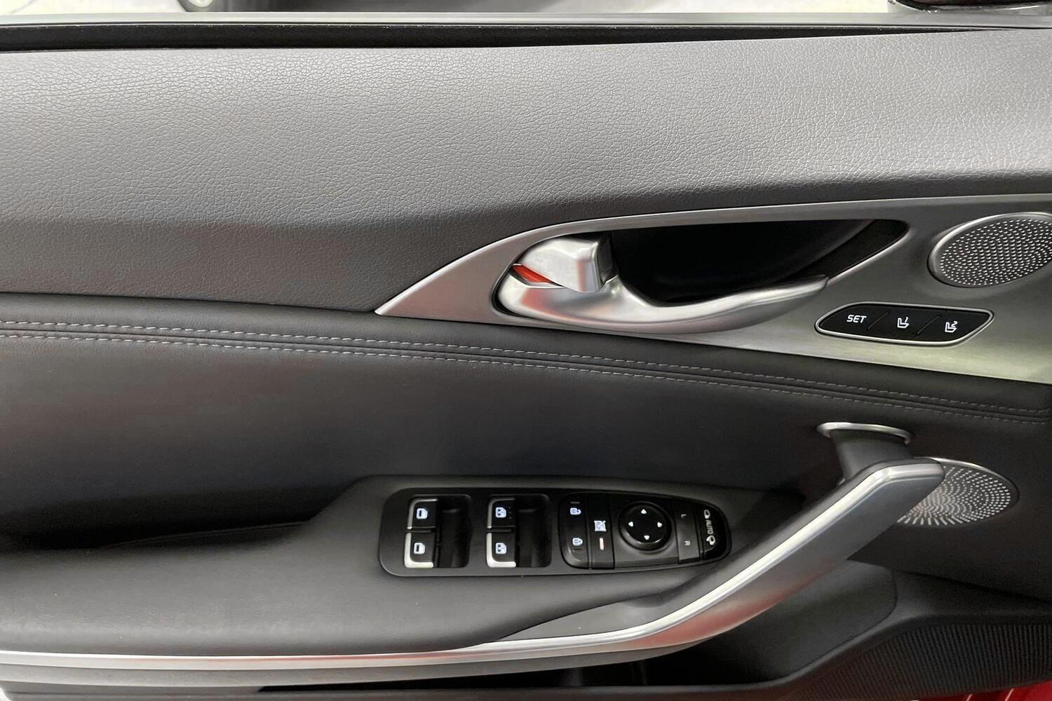 Kia Stinger vaihtoauto