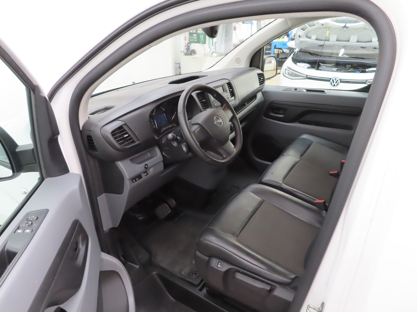 Opel Vivaro vaihtoauto