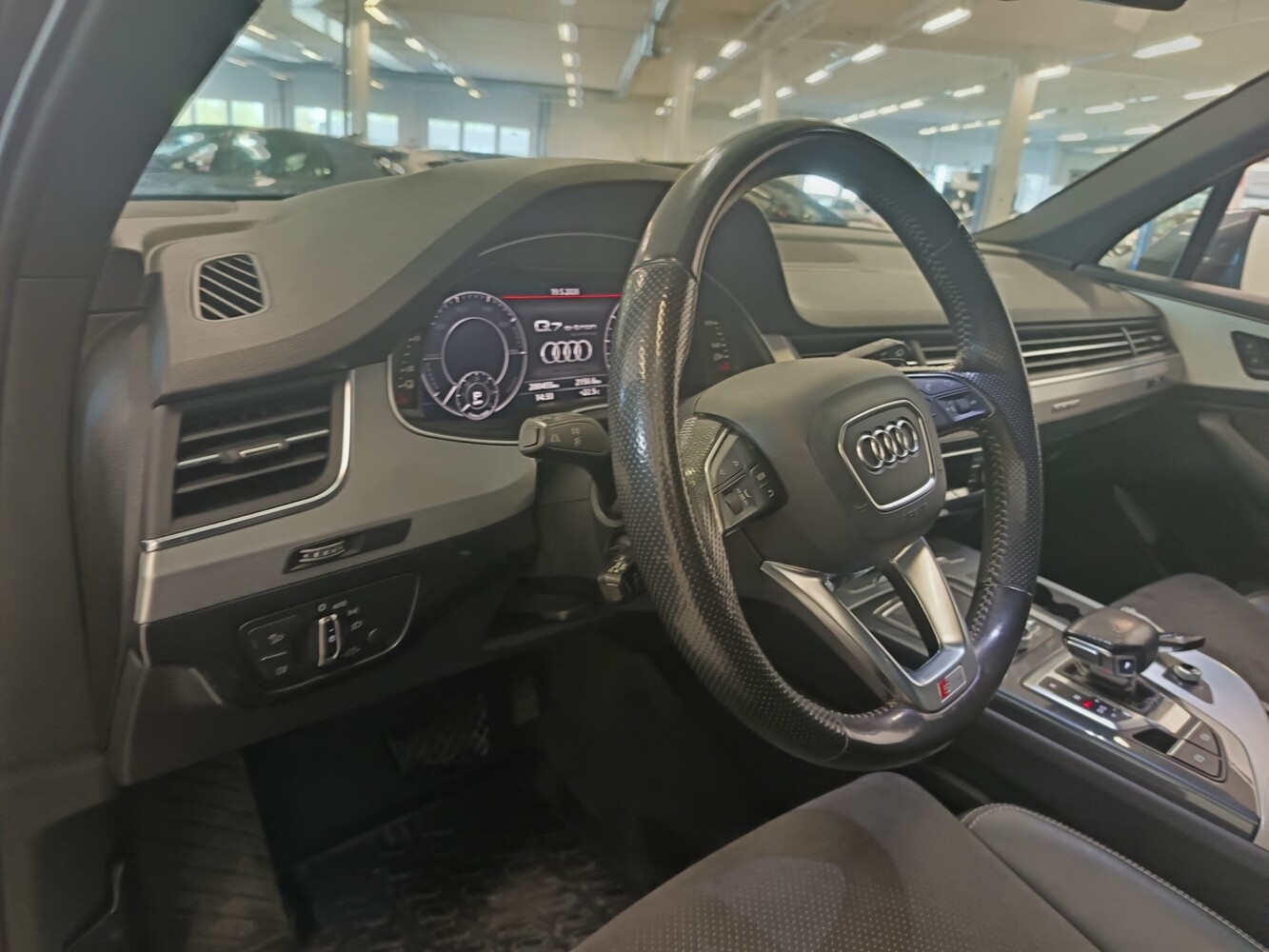 Audi Q7 vaihtoauto