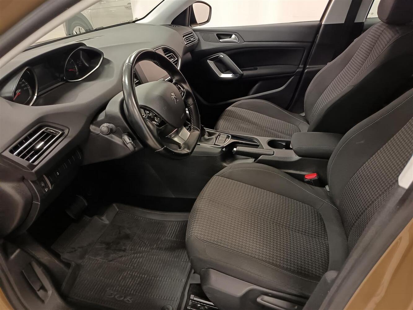 Peugeot 308 vaihtoauto