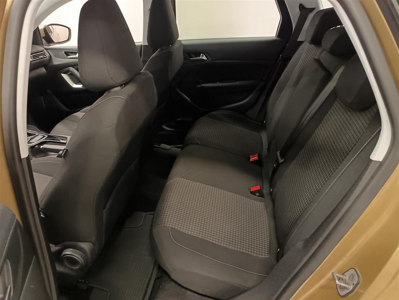 Peugeot 308 vaihtoauto