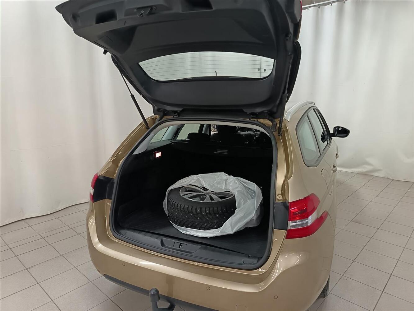 Peugeot 308 vaihtoauto
