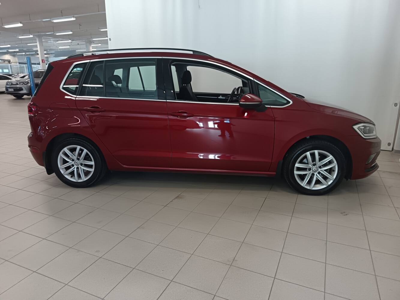 Volkswagen Golf Sportsvan vaihtoauto