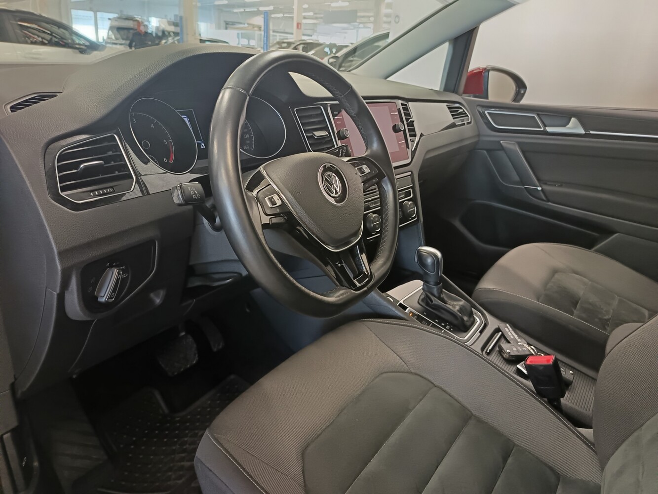 Volkswagen Golf Sportsvan vaihtoauto
