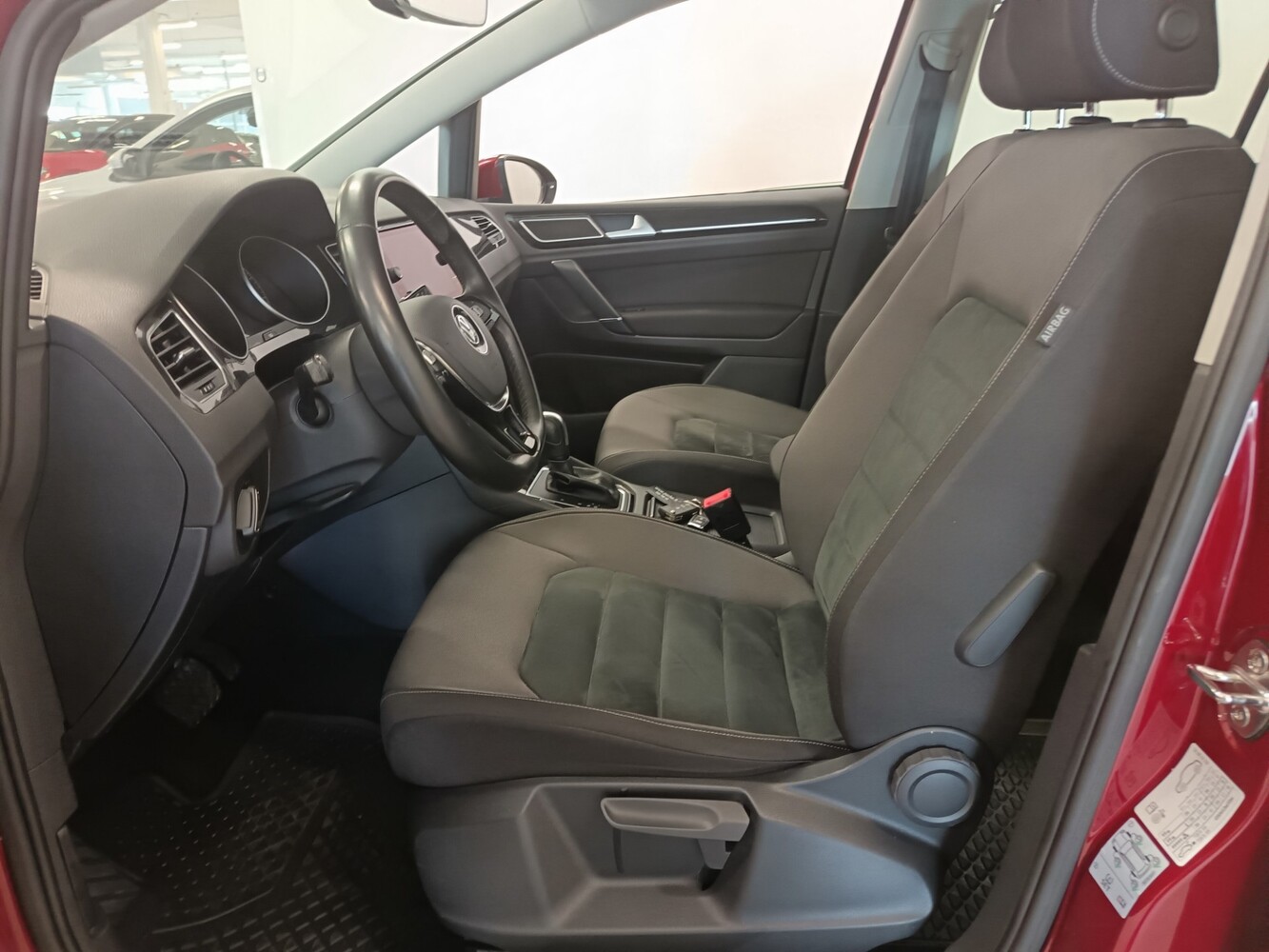 Volkswagen Golf Sportsvan vaihtoauto