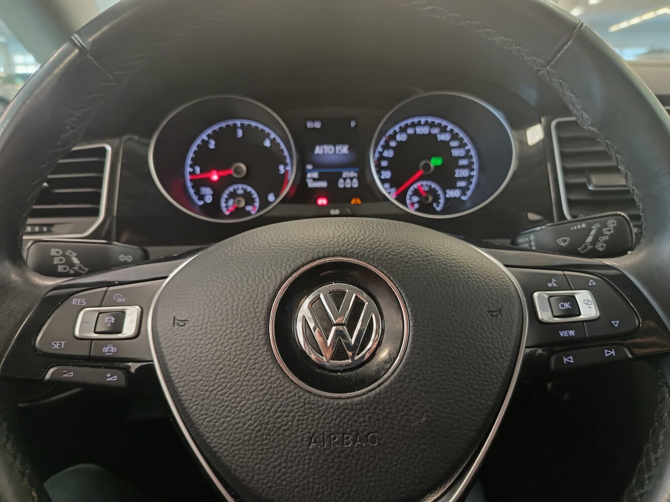 Volkswagen Golf Sportsvan vaihtoauto