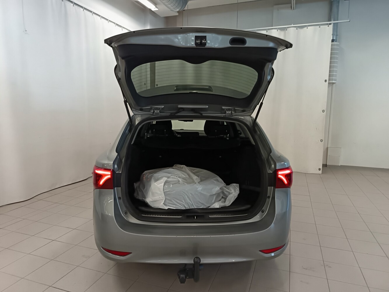 Toyota Avensis vaihtoauto