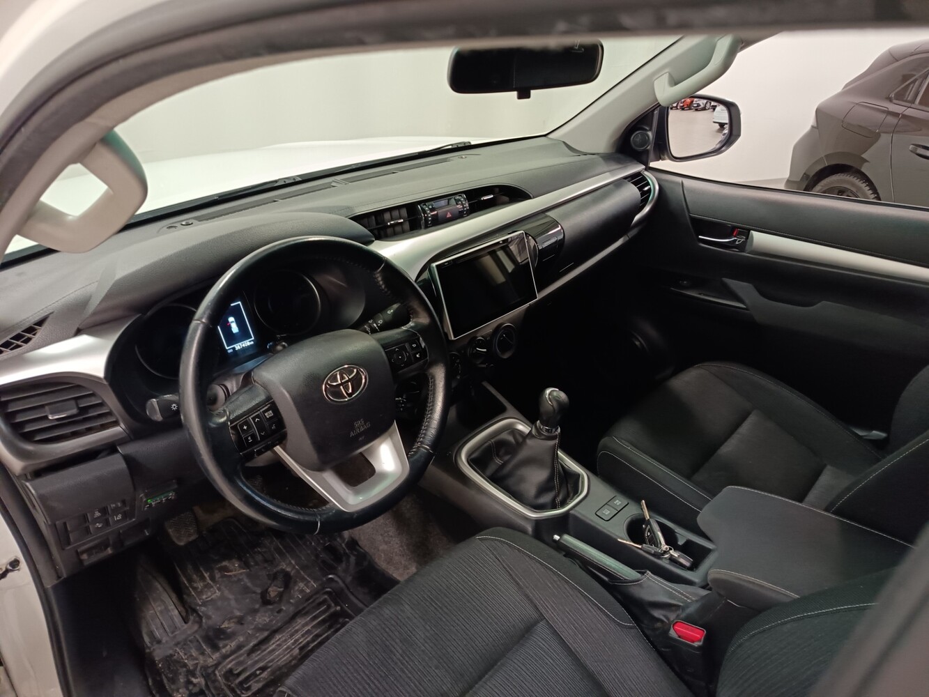 Toyota Hilux vaihtoauto