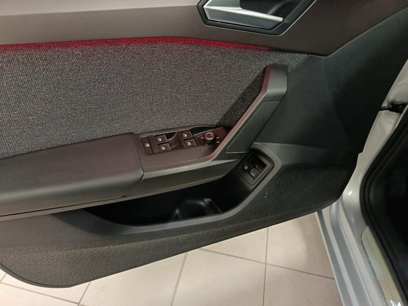 SEAT Leon Sportstourer vaihtoauto