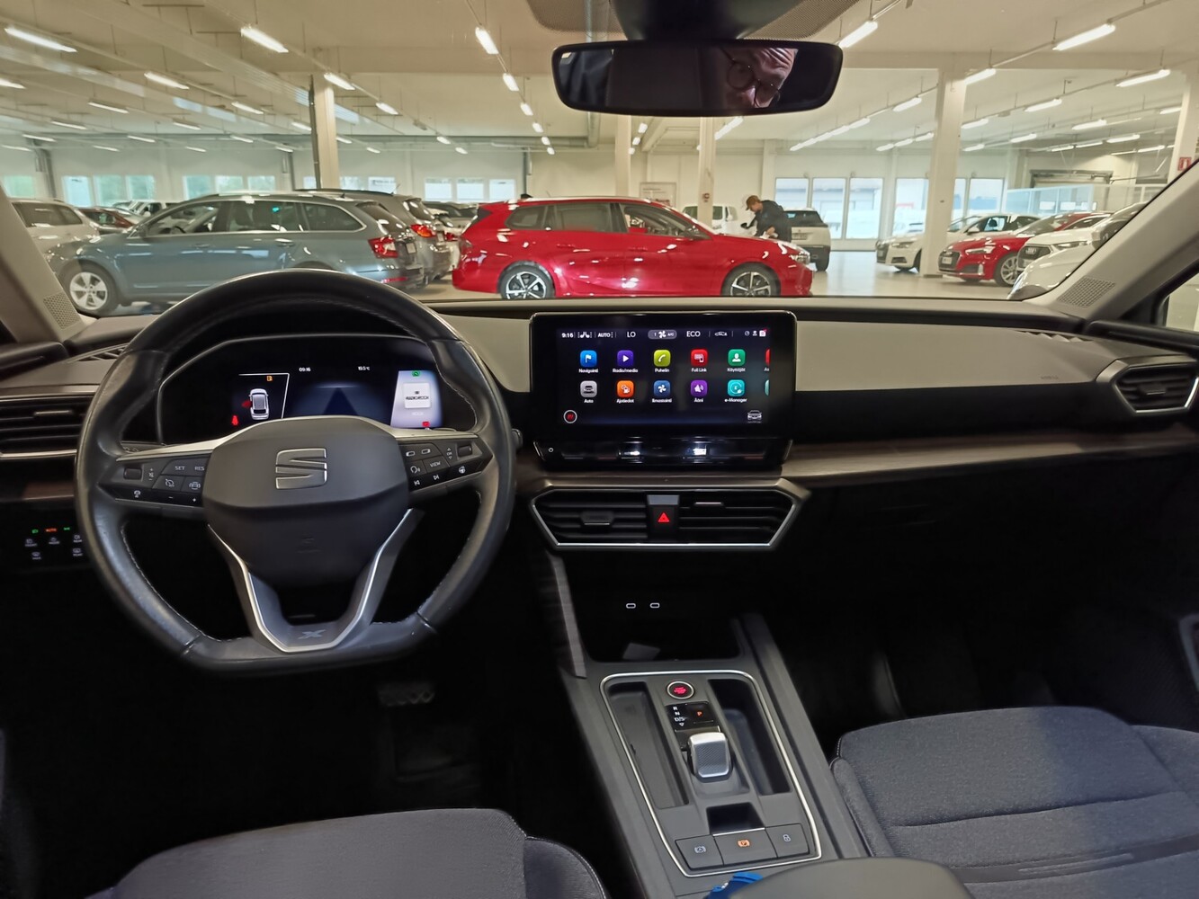 SEAT Leon Sportstourer vaihtoauto