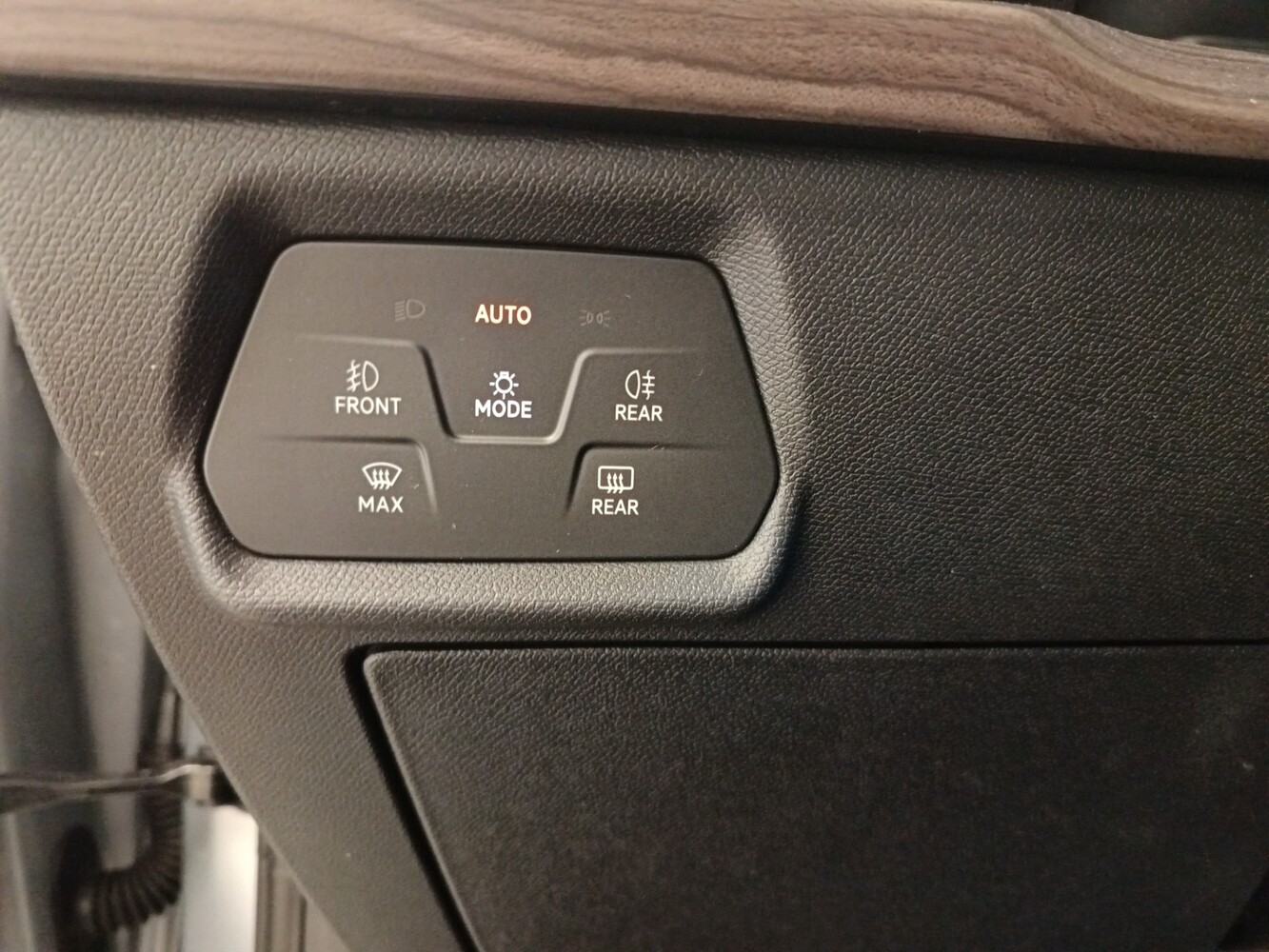 SEAT Leon Sportstourer vaihtoauto