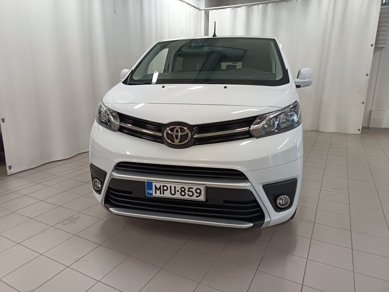 Toyota Proace Verso vaihtoauto