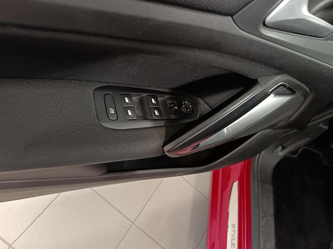 Peugeot 308 vaihtoauto