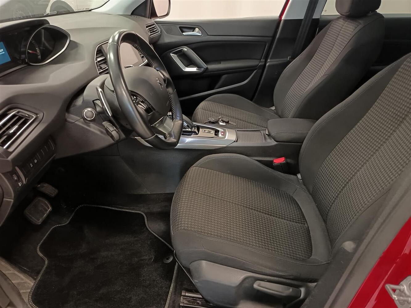 Peugeot 308 vaihtoauto