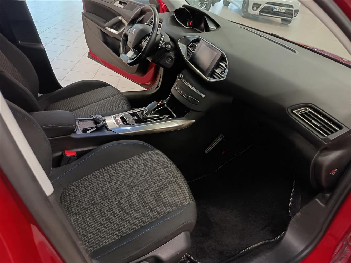 Peugeot 308 vaihtoauto