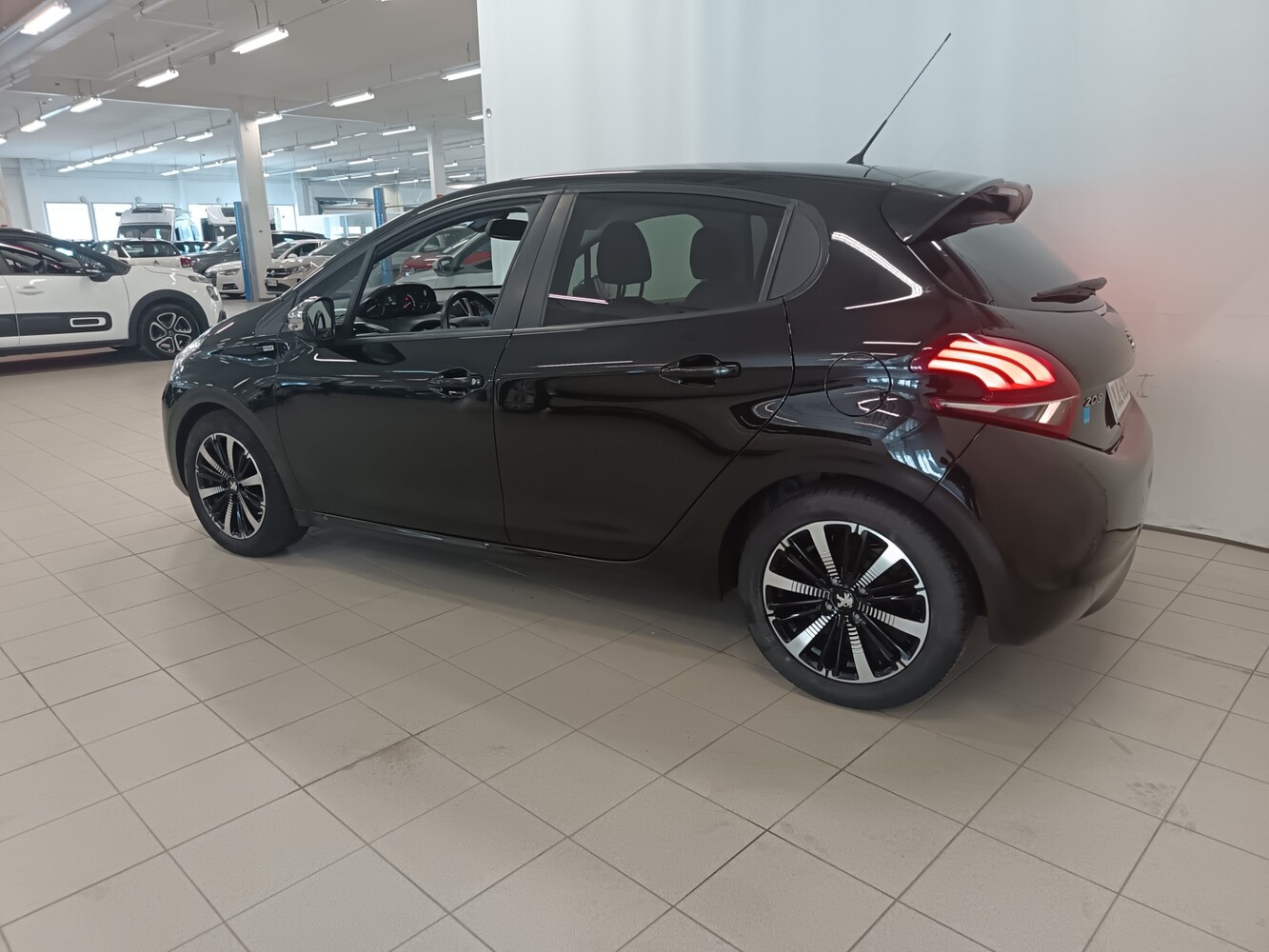 Peugeot 208 vaihtoauto