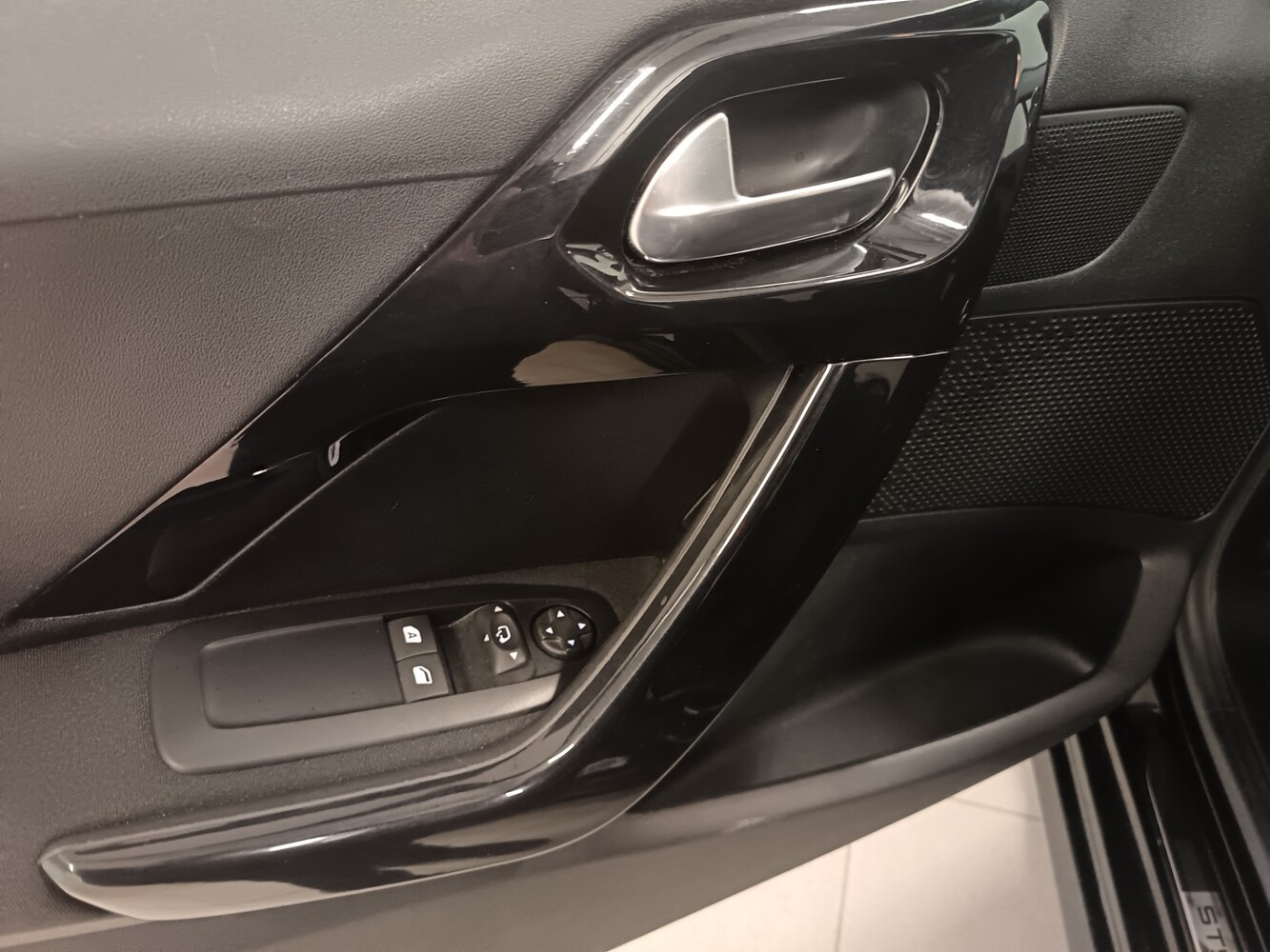 Peugeot 208 vaihtoauto