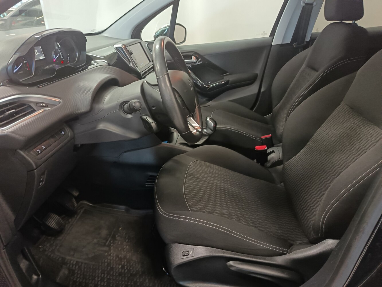 Peugeot 208 vaihtoauto