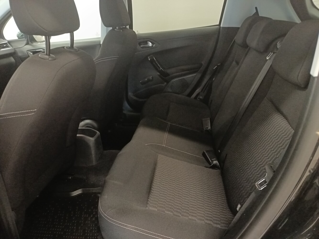 Peugeot 208 vaihtoauto