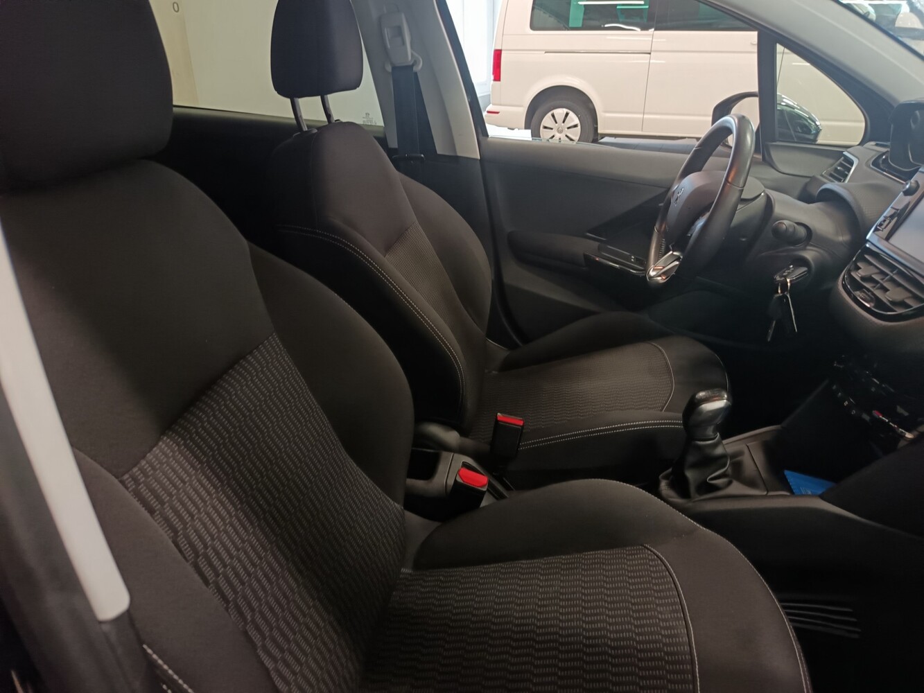 Peugeot 208 vaihtoauto