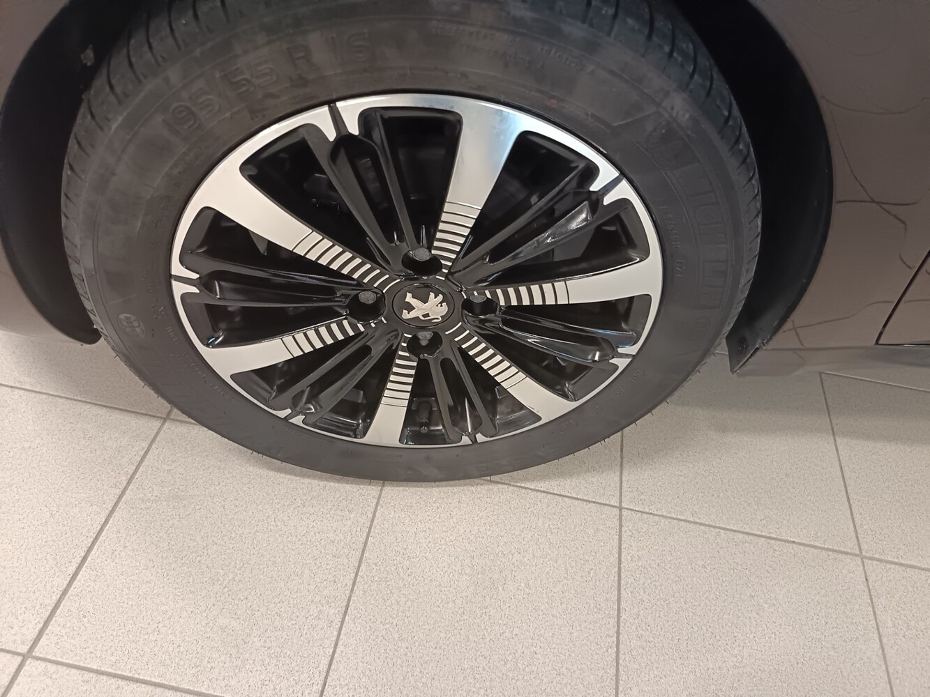 Peugeot 208 vaihtoauto