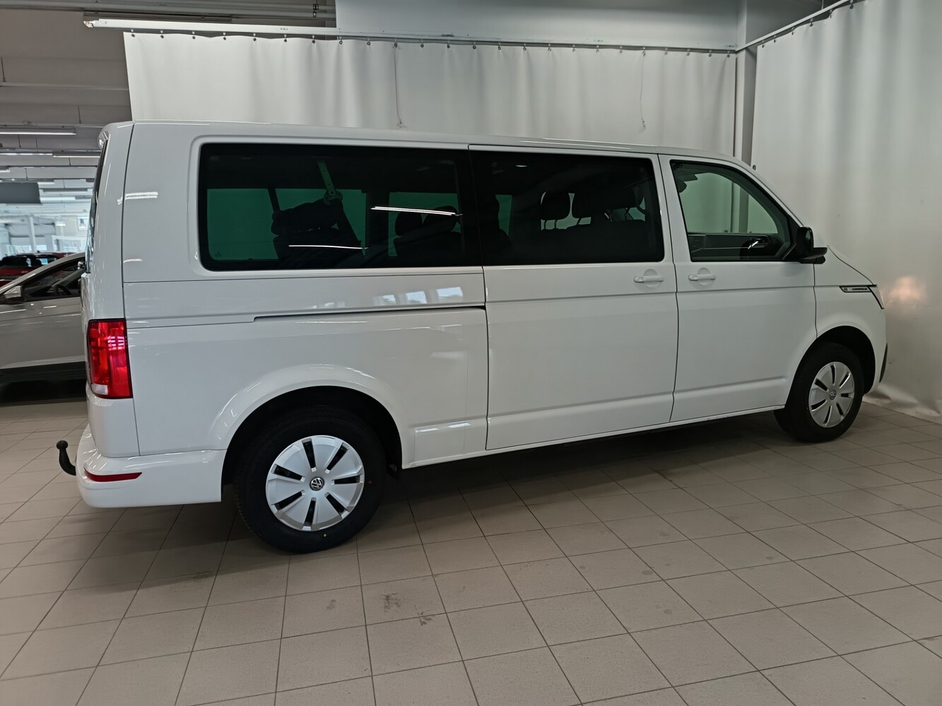 Volkswagen Caravelle vaihtoauto
