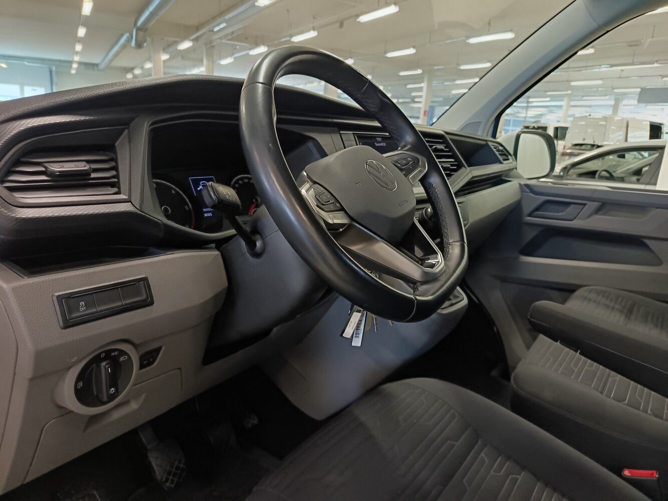 Volkswagen Caravelle vaihtoauto