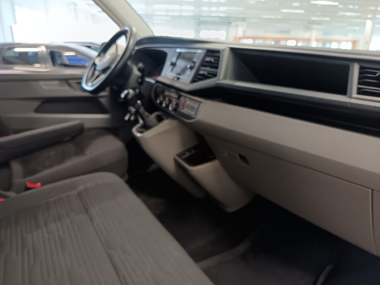 Volkswagen Caravelle vaihtoauto