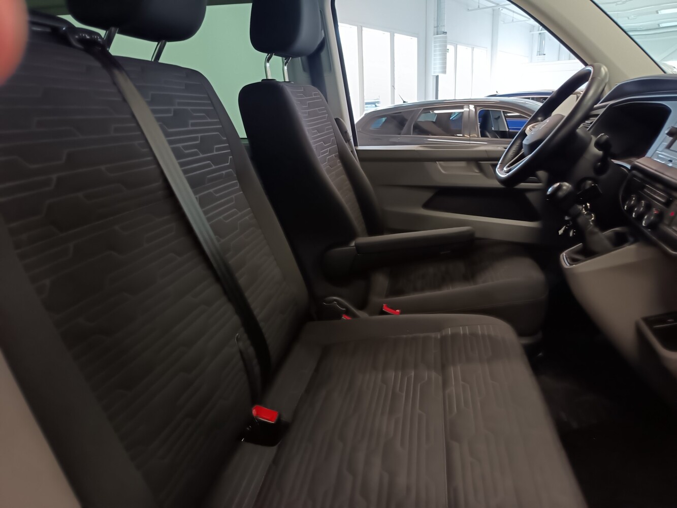Volkswagen Caravelle vaihtoauto
