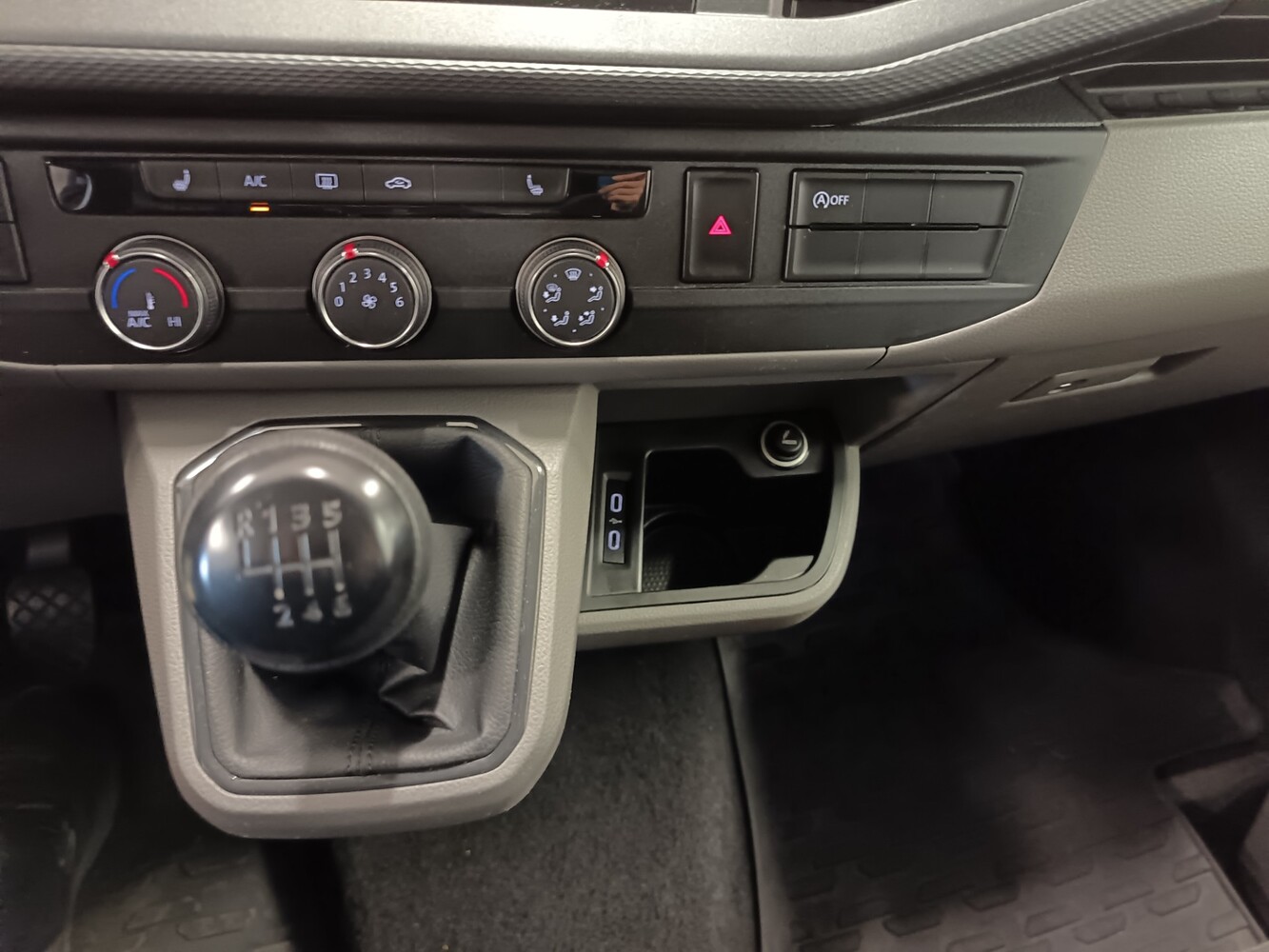 Volkswagen Caravelle vaihtoauto