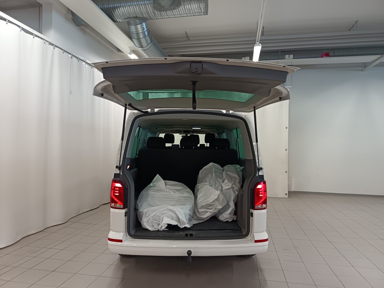 Volkswagen Caravelle vaihtoauto