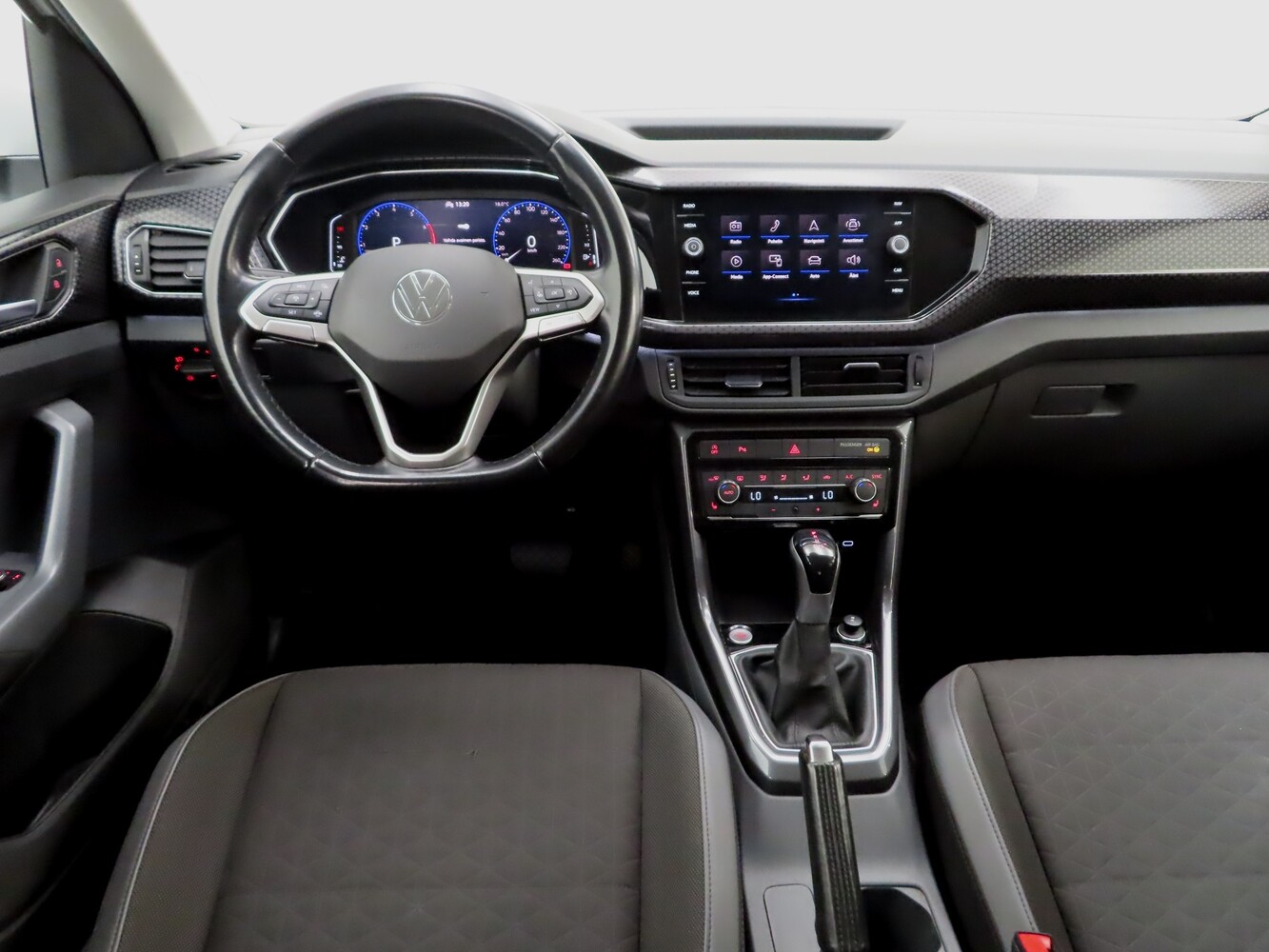 Volkswagen T-Cross vaihtoauto