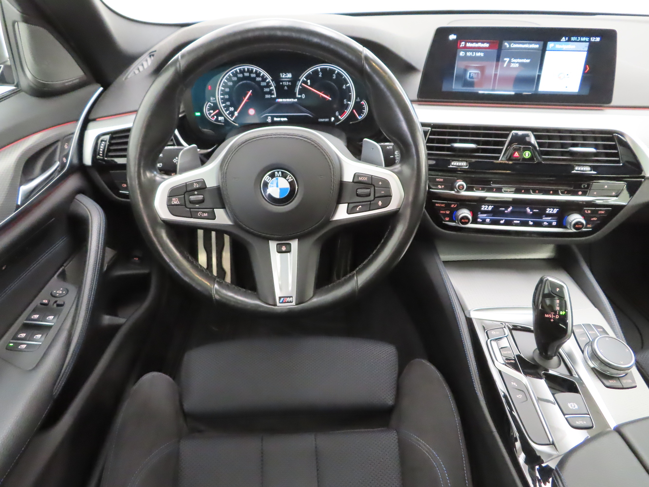 BMW M5 vaihtoauto