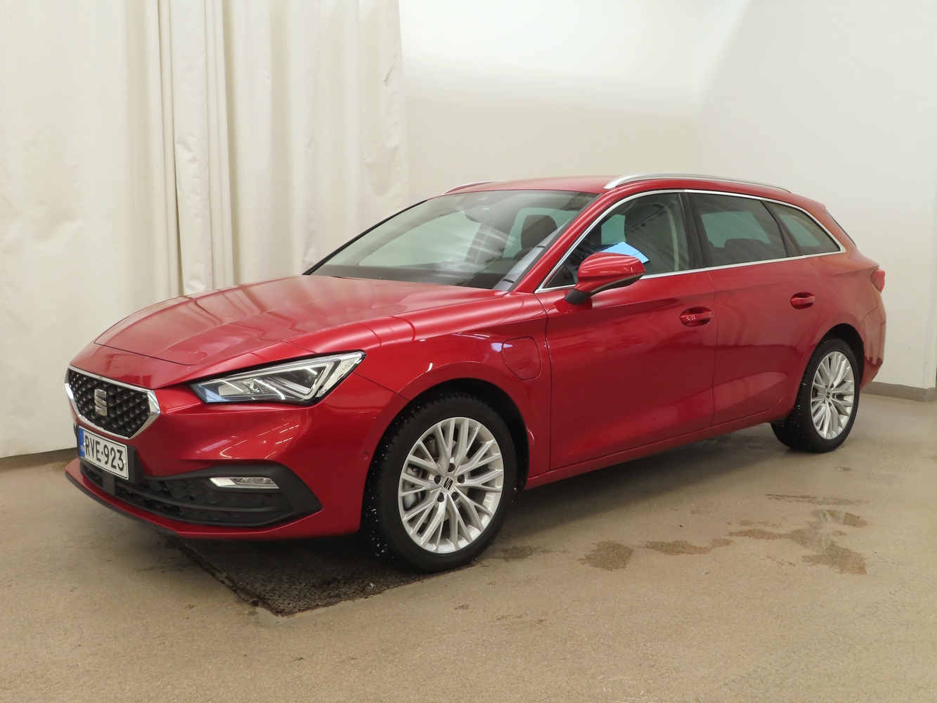 SEAT Leon Sportstourer vaihtoauto