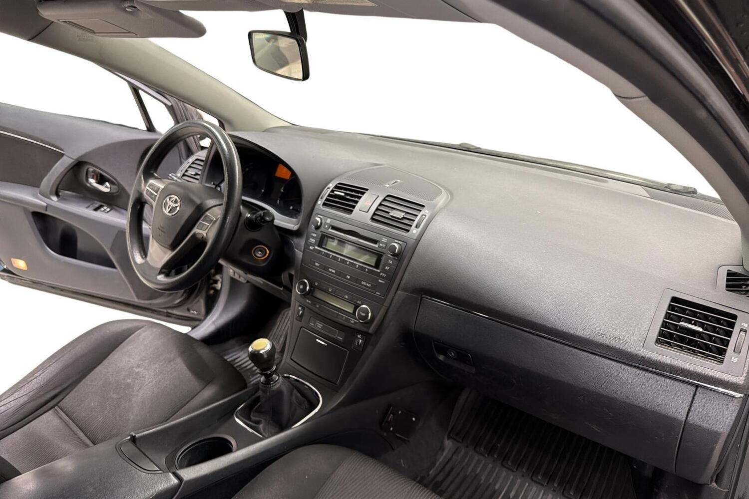 Toyota Avensis vaihtoauto