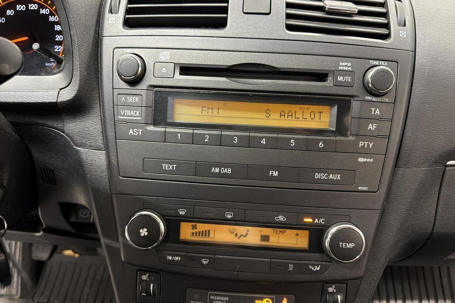 Toyota Avensis vaihtoauto