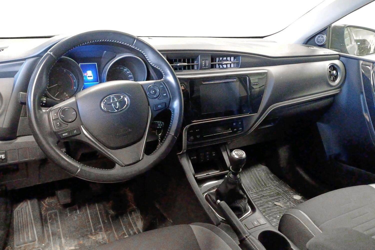 Toyota Auris vaihtoauto